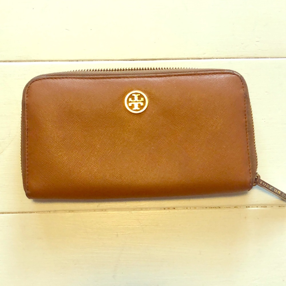 Tory Burch zip wallet
